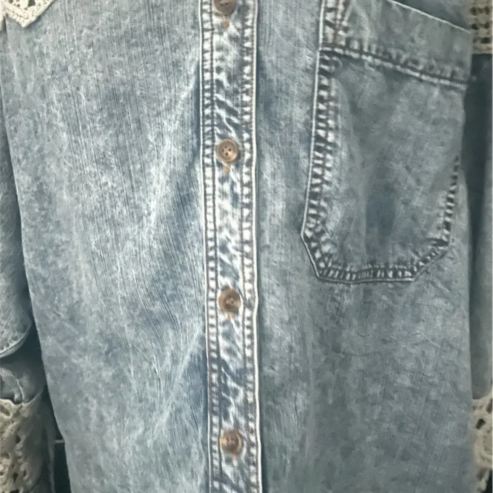 Oil & Hali Long Sleeve Shirt Women’s Button-Up Top, Casual, Raw Hem Sz M/L - Picture 4 of 9